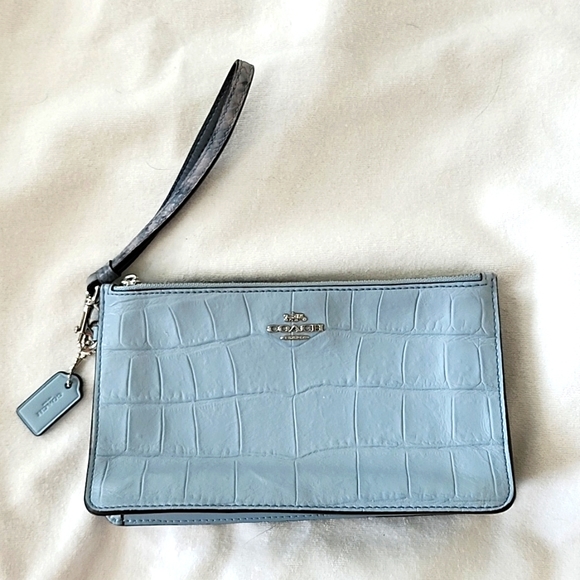 Coach Handbags - Coach clutch wallet